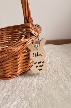 Holzanhänger mit Klebeplott